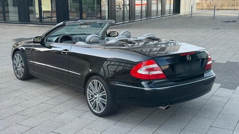 Gebraucht Mercedes CLK500 306 PS (225 kW) 2003 Schwarz Cabrio