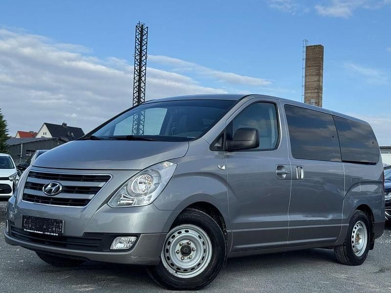 Grau Gebraucht 2017 Hyundai H-1 Van | 19.999 € (Fairer Preis) - Bild 1/4