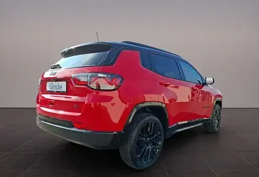 Käytetty Jeep Compass Summit 130 HP (95 kW) 2023 Punainen Katumaasturi