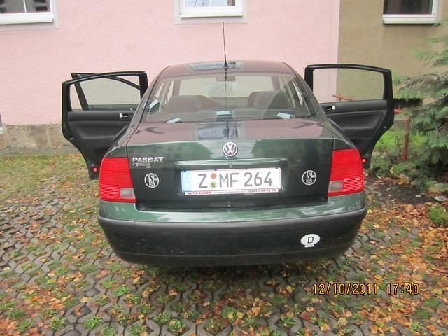 Gebraucht VW Passat 101 PS (74 kW) 1998 Grün metallic Limousine