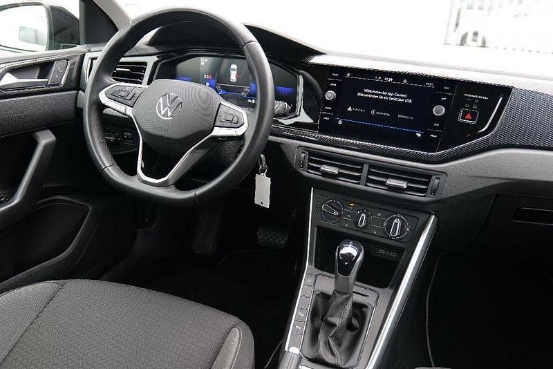 Gebraucht VW Polo Life 95 PS (69 kW) 2023 Schwarz Kleinwagen