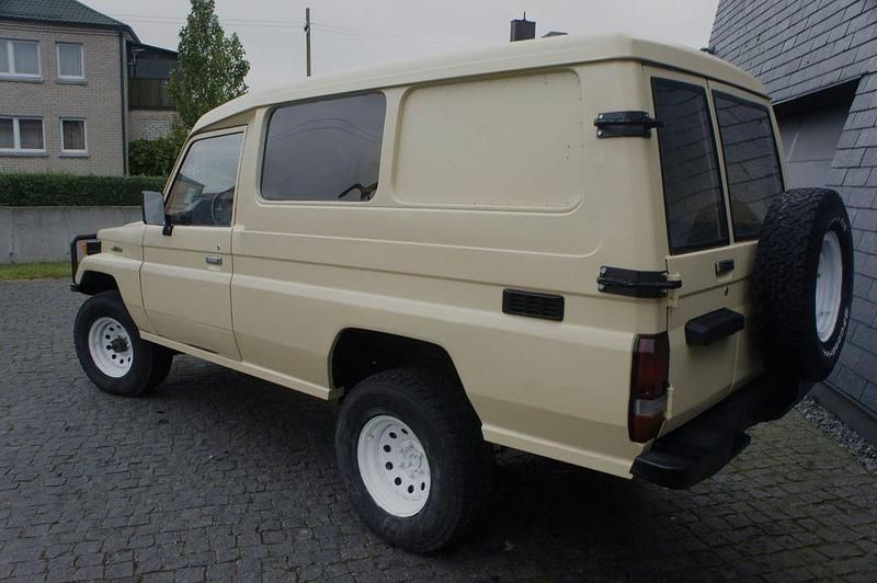 Gebraucht Toyota Land Cruiser 122 PS (89 kW) 1996 Beige SUV