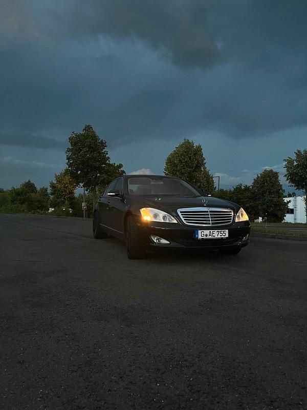 Schwarz Gebraucht 2009 Mercedes S350 Limousine | 11.900 € (Fairer Preis) - Bild 1/4