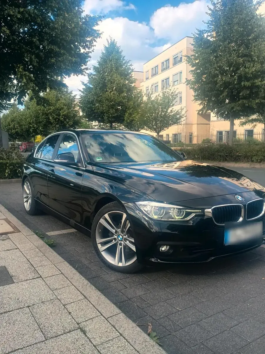 Gebraucht BMW 320 184 PS (135 kW) 2016 Schwarz Limousine