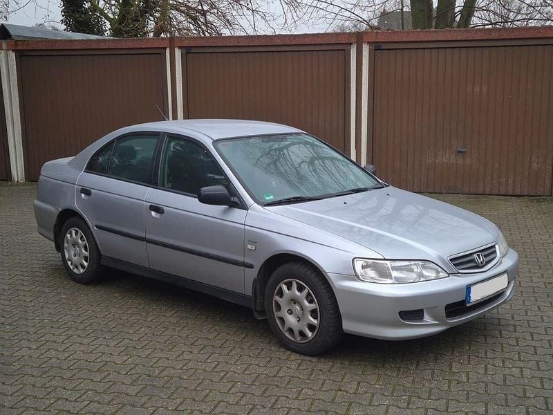 Silber Gebraucht 2001 Honda Accord S Limousine | 3.000 € (Fairer Preis) - Bild 1/4