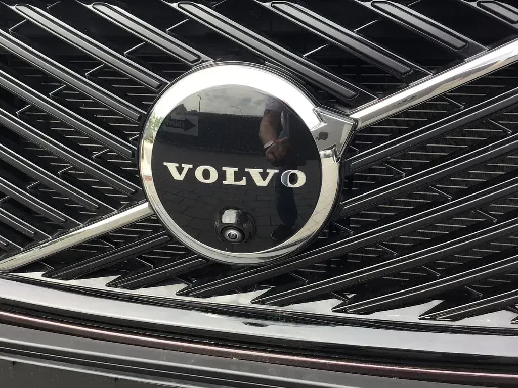 Gebraucht Volvo XC90 Plus 335 PS (246 kW) 2025 Violett SUV