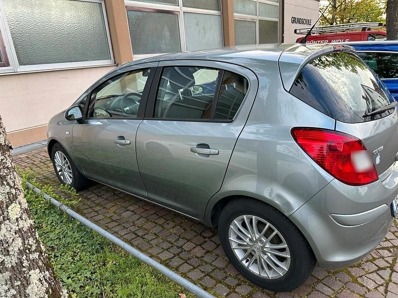 Gebraucht Opel Corsa 87 PS (63 kW) 2012 Silber Kleinwagen