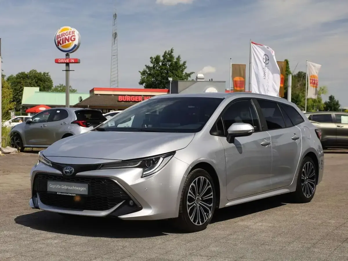 Gebraucht Toyota Corolla Team 184 PS (135 kW) 2022 Kombi