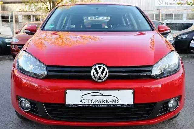 Gebraucht VW Golf VI Trendline 86 PS (63 kW) 2010 Rot Kleinwagen