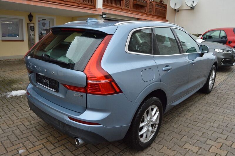 Gebraucht Volvo XC60 Momentum 197 PS (144 kW) 2019 Blau SUV