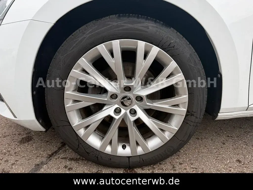 Gebraucht Skoda Superb Style 156 PS (114 kW) 2023 Weiß Kombi
