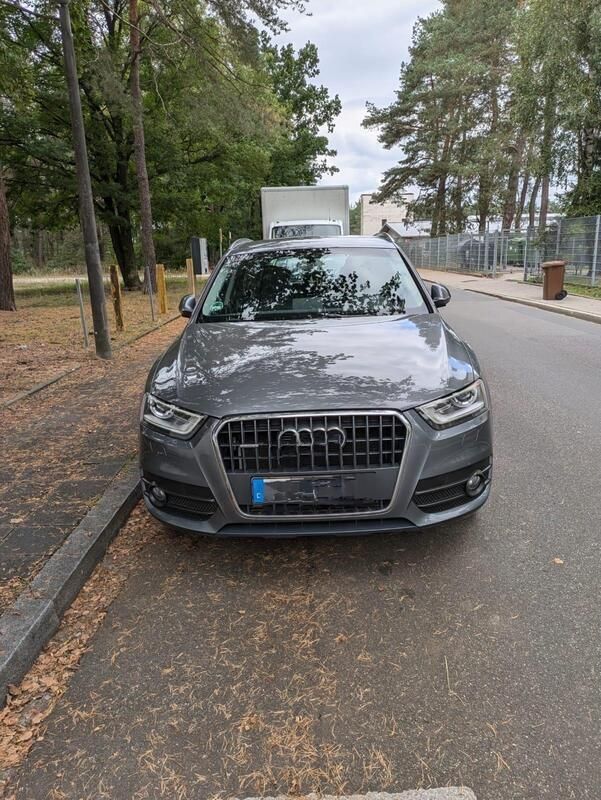 Grau Gebraucht 2012 Audi Q3 S-Line SUV | 12.000 € (Guter Preis) - Bild 1/4