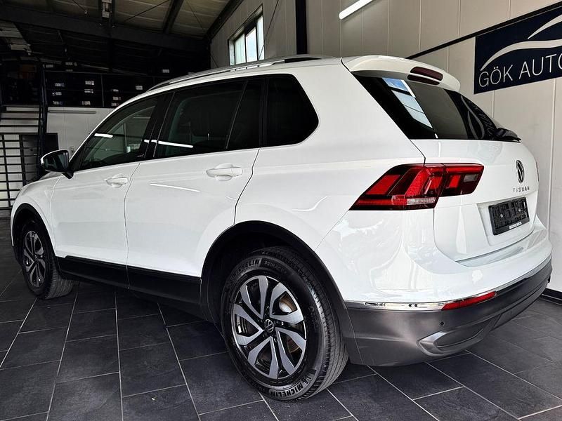 Gebraucht VW Tiguan Active 150 PS (110 kW) 2022 Weiß SUV