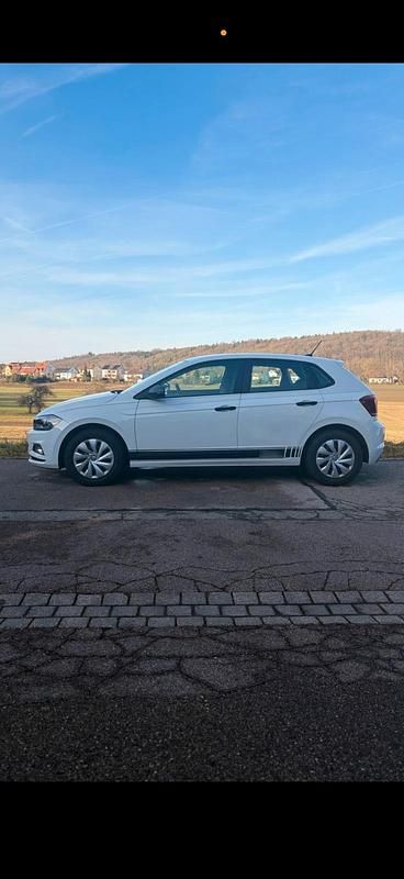 Gebraucht VW Polo Trendline 75 PS (55 kW) 2018 Weiß Kleinwagen