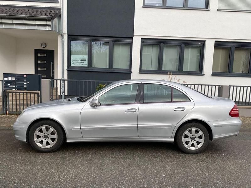 Gebraucht Mercedes E280 Avantgarde 190 PS (139 kW) 2008 Silber Limousine
