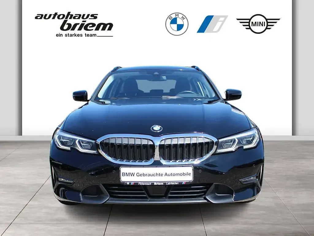 Gebraucht BMW 330 Sport Line 258 PS (189 kW) 2021 Schwarz Kombi