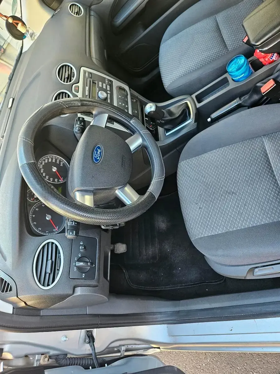 Gebraucht Ford Focus 100 PS (73 kW) 2007 Grau Kleinwagen