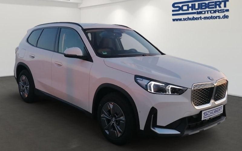 Neu BMW iX1 Performance 150 kW (204 PS) 2025 Weiß SUV