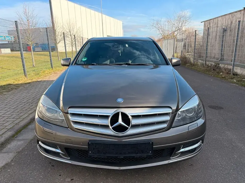 Gebraucht Mercedes C350 Avantgarde 231 PS (169 kW) 2009 Grau Limousine