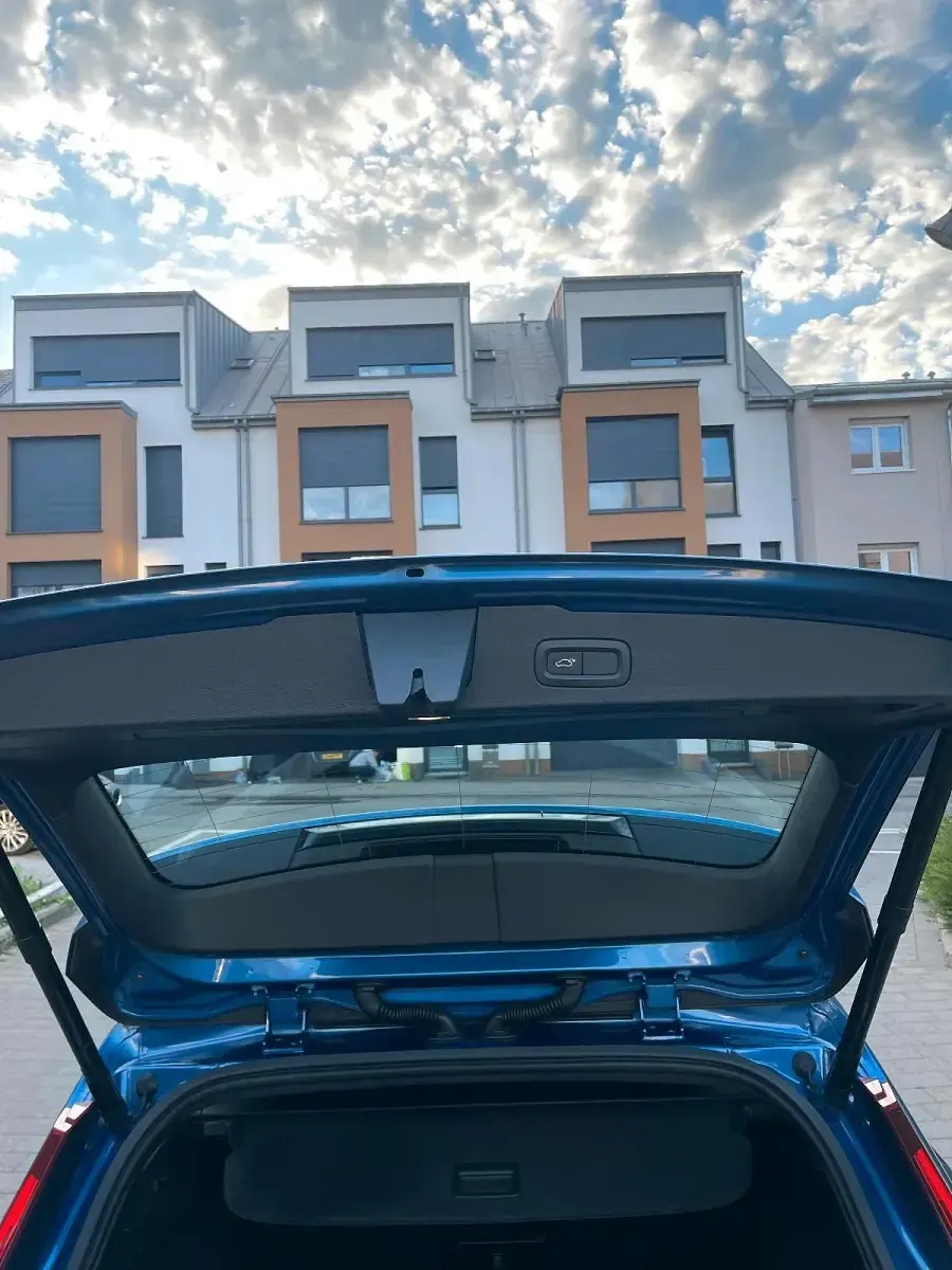 Gebraucht Volvo V60 190 PS (139 kW) 2026 Blau Kombi