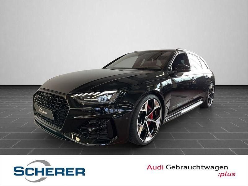 Mythosschwarz metallic Gebraucht 2025 Audi RS4 Ambiente Kombi | 99.890 € - Bild 1/4