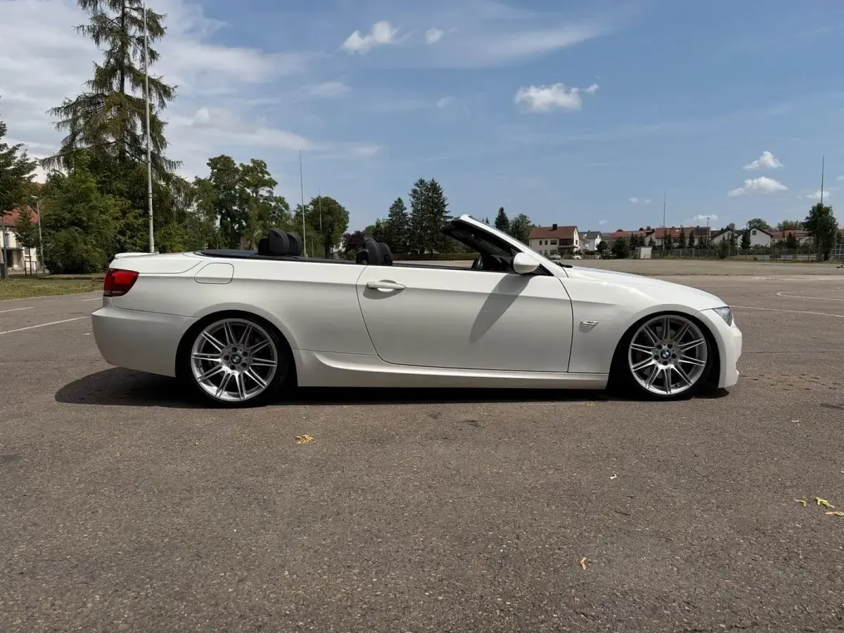 Gebraucht BMW 330 Cabriolet M Sport 245 PS (180 kW) 2009 Weiß Cabrio