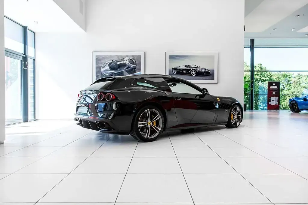 Gebraucht Ferrari GTC4Lusso 689 PS (506 kW) 2017 Schwarz Kombi