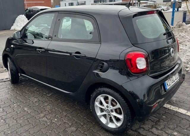 Gebraucht Smart ForFour 71 PS (52 kW) 2016 Schwarz Kleinwagen