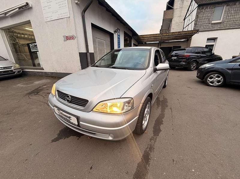 Silber Gebraucht 2000 Opel Astra Kleinwagen | 2.700 € (Etwas zu teuer) - Bild 1/4