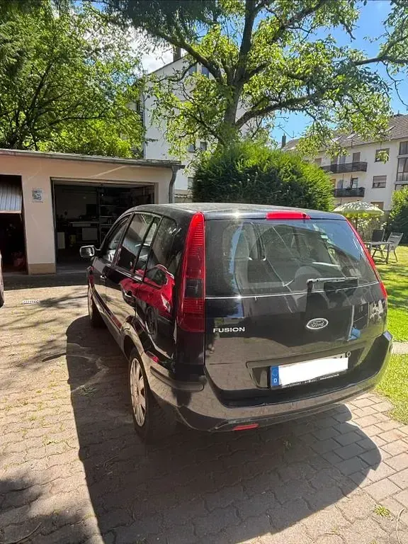 Gebraucht Ford Fusion Ambiente 75 PS (55 kW) 2005 Schwarz Kleinwagen