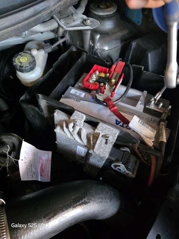 Gebraucht Renault Wind Night&Day 101 PS (74 kW) 2010 Schwarz Cabrio