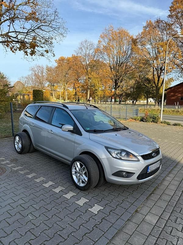 Silber Gebraucht 2009 Ford Focus Kombi | 2.500 € (Fairer Preis) - Bild 1/4