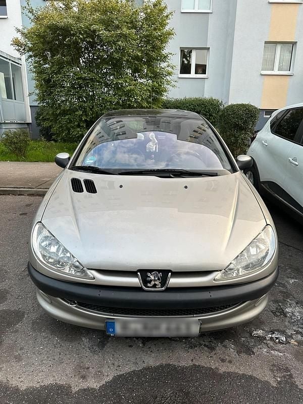 Gebraucht Peugeot 206 75 PS (55 kW) 2004 Beige Limousine