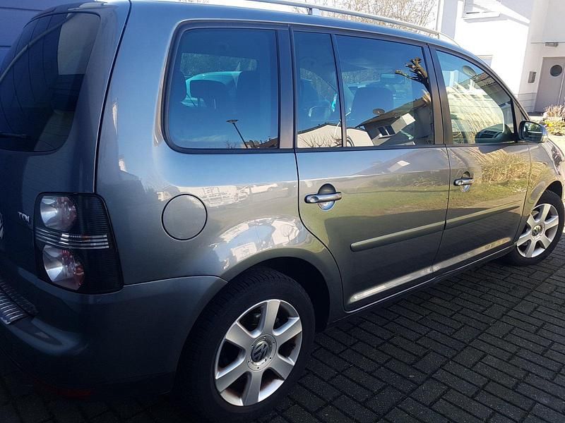 Gebraucht VW Touran 140 PS (102 kW) 2004 Grau Van / Kleinbus