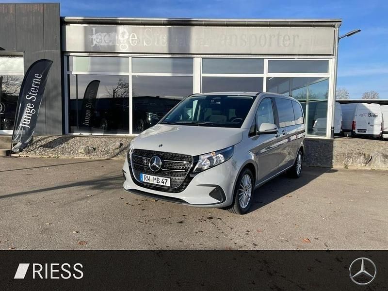 Gebraucht Mercedes V250 190 PS (139 kW) 2025 Alpingrau Van / Kleinbus