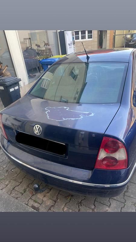 Second-hand VW Passat 131 CP (96 kW) 2002 Albastru Berlinǎ