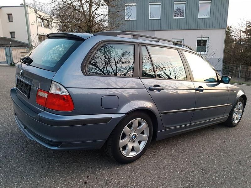 Gebraucht BMW 318 143 PS (105 kW) 2002 Blau Kombi