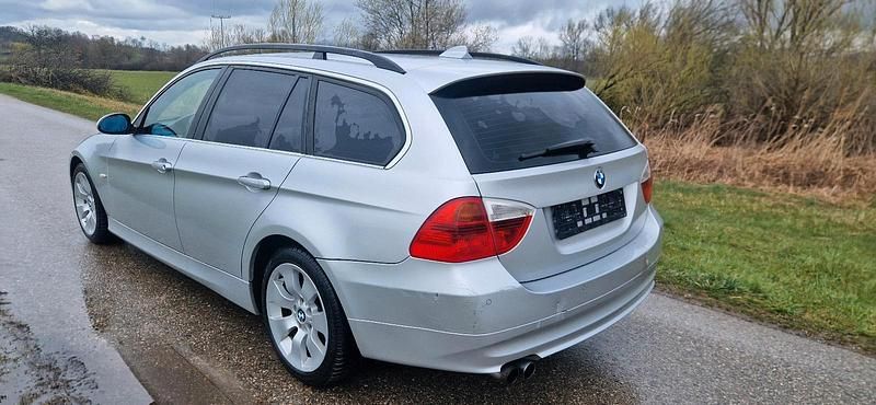 Gebraucht BMW 325 218 PS (160 kW) 2005 Silber Kombi
