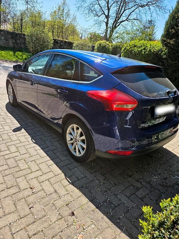 Second-hand Ford Focus 125 CP (91 kW) 2016 Albastru Berlinǎ
