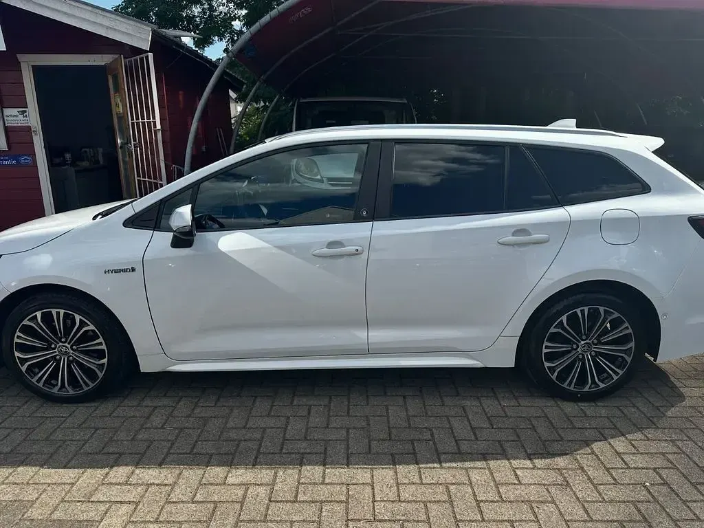 Gebraucht Toyota Corolla Team 152 PS (111 kW) 2020 Weiß Kombi