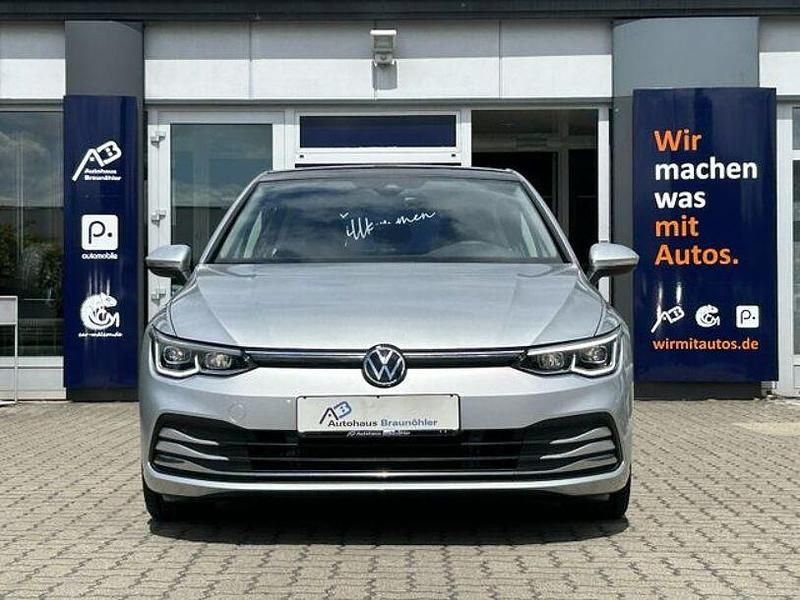 Silber Gebraucht 2021 VW Golf VIII Style Limousine | 16.950 € (Guter Preis) - Bild 1/4