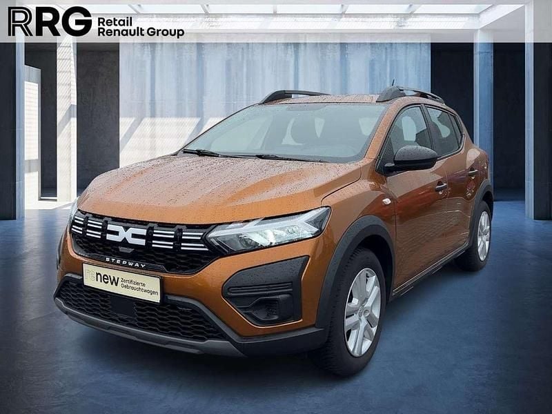 Gebraucht Dacia Sandero Essentiel 101 PS (74 kW) 2024 Atacama orange SUV