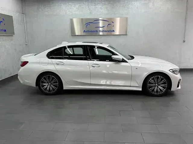 Gebraucht BMW 318 M Sport 150 PS (110 kW) 2020 Weiß Limousine