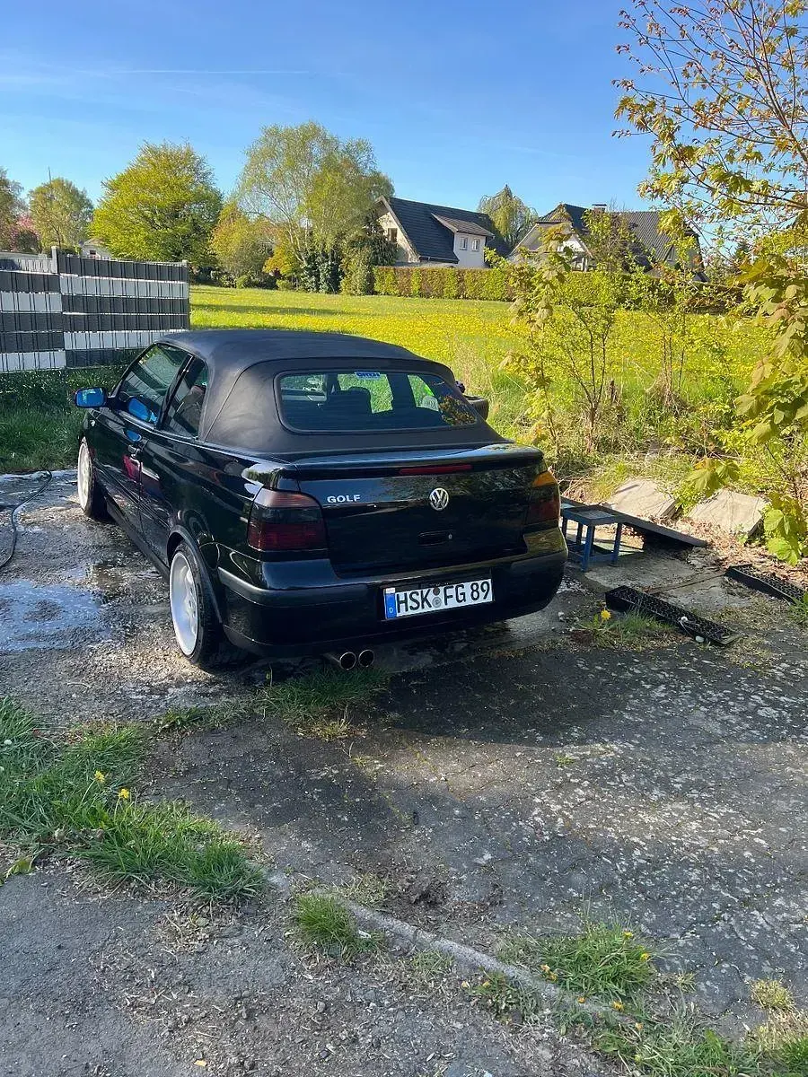 Używany VW Golf Classicline 75 KM (55 kW) 2000 Czarny Kabriolet