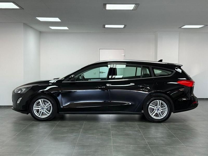 Gebraucht Ford Focus Cool & Connect 101 PS (74 kW) 2021 Schwarz Kombi