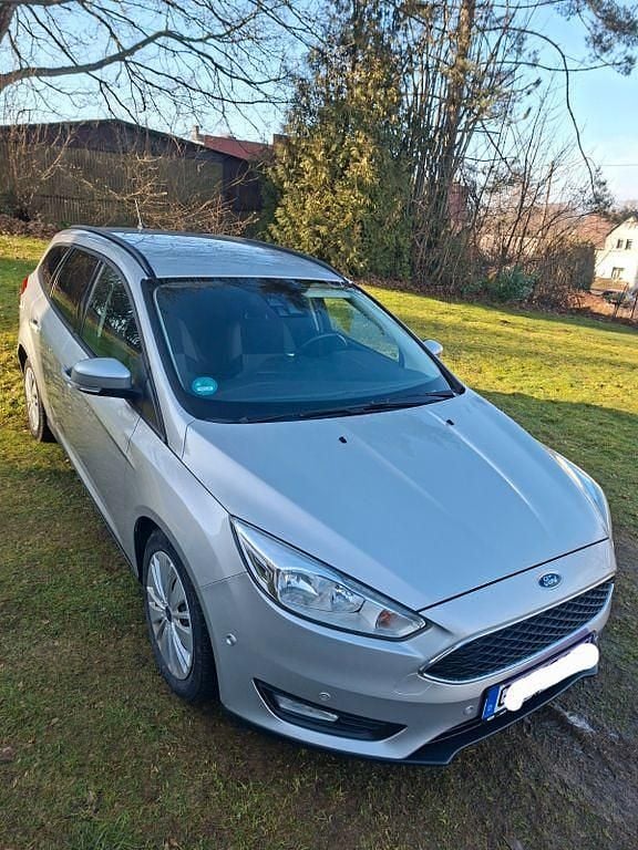 Silber Gebraucht 2017 Ford Focus Business Edition Limousine | 8.500 € (Guter Preis) - Bild 1/4