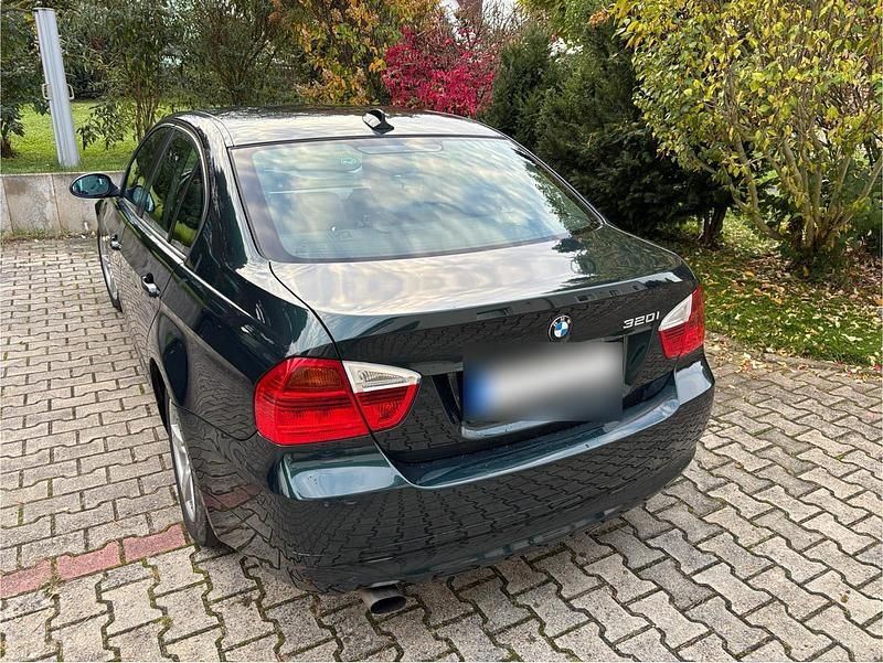 Second-hand BMW 320 150 CP (110 kW) 2007 Verde Berlinǎ