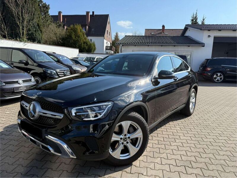 Ung. schwarz unilack Gebraucht 2020 Mercedes GLC200 Business SUV | 35.480 € - Bild 1/4