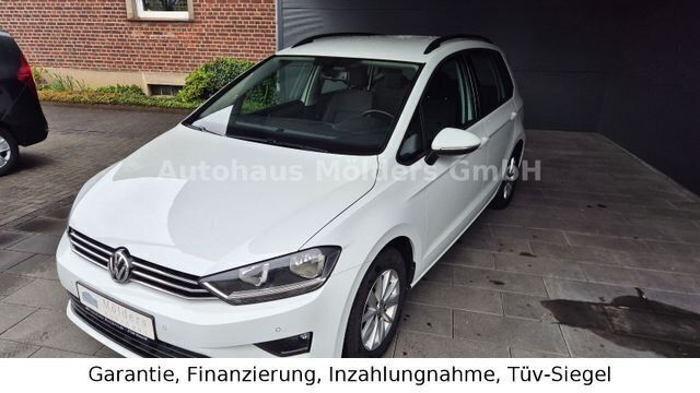 Weiß 0 Gebraucht 2015 VW Golf Sportsvan Van / Kleinbus | 12.750 € (Fairer Preis) - Bild 1/4