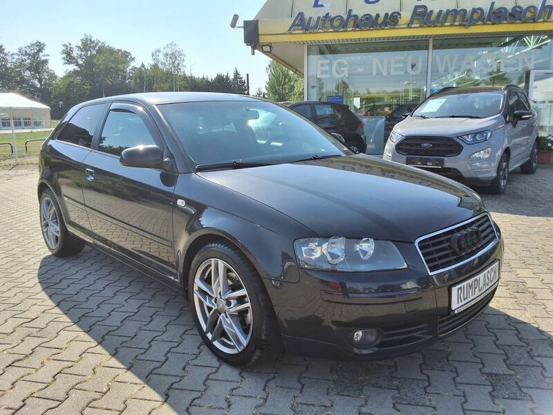 Schwarz Gebraucht 2004 Audi A3 Ambition Limousine | 3.990 € - Bild 1/4